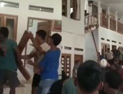 INTOLERANSI UMAT BERAGAMA DI INDONESIA (ISLAM vs KRISTEN) Problem Teologis atau Politis?