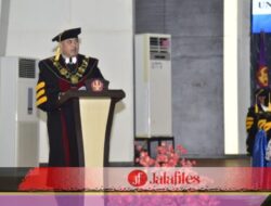 Kukuhkan 1.372 Wisudawan Baru, Rektor Untad Minta Wisudawan Miliki Kesadaran Ekologis